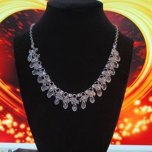 🌞NWT Beautiful Crystal Teardrop & bead necklace